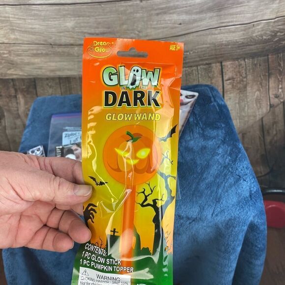 Halloween special lot #8 with various Halloween supplies - Picture 2 of 6